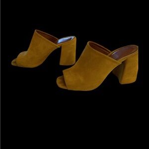 Crosswalk Yellow Chunk heels